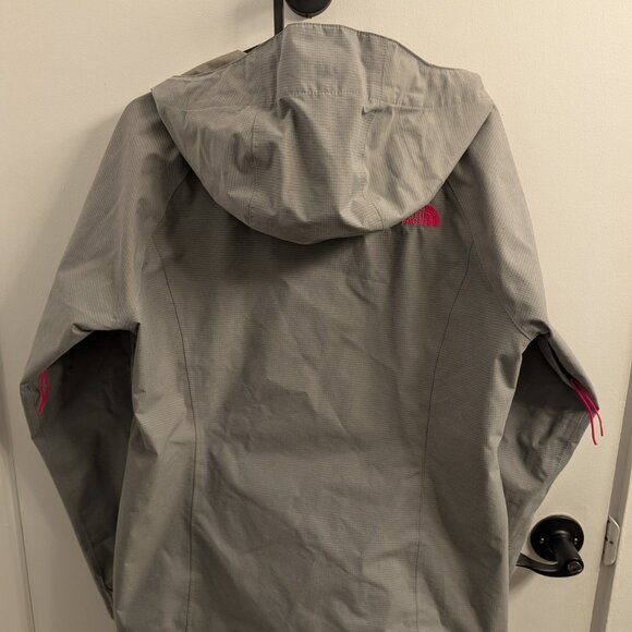 The North Face Hyvent 2.5L rain jacket - size small. - Picture 3 of 7